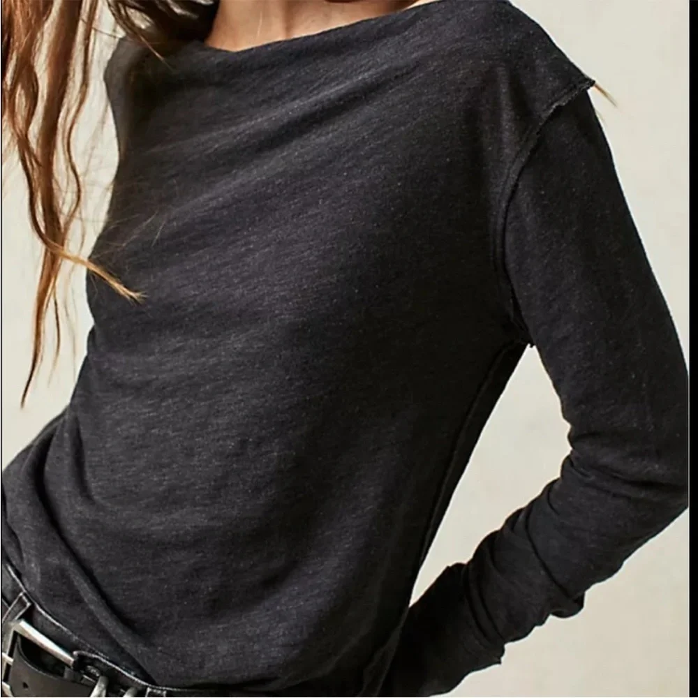 We The Free Kimmi Long Sleeve Tee in Dark Gray Size S‎